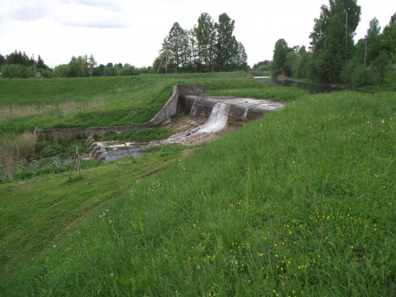 Vaizdas:Hidroelektrinės užtvankos pylimas, Kapčiamiestis, 2010 m. pavasaris 343.jpg