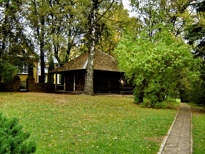 Vaizdas:Klėtelė Raguvos gimnazijoje 695.jpg