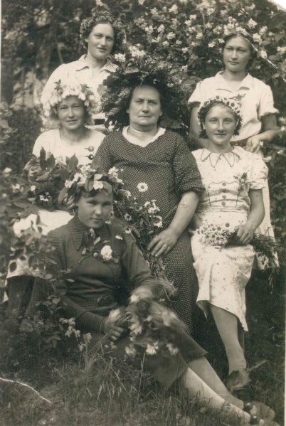 Vaizdas:Malvina Musnickaitė 17 m. 90.jpg