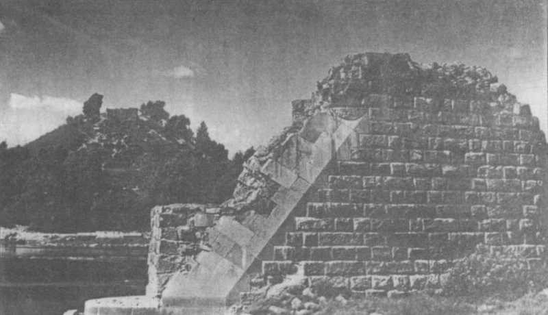 Vaizdas:Tilto liekanos.JPG