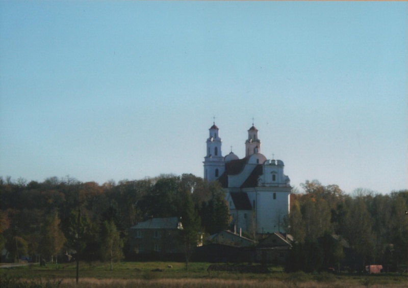 Vaizdas:Boluoja bažnyčios bokštai (Kurtuvėnai) 968.jpg