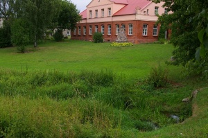 Vilkaviškis, Šeimena ir biblioteka