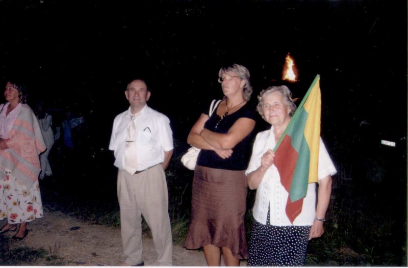 Vaizdas:Baltijos kelyje po 15 metu.jpg