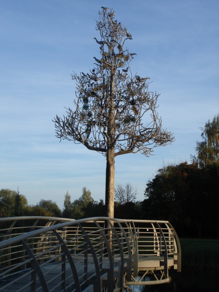 Vaizdas:Baltų pasaulio medis. 2005 m. 620.jpg