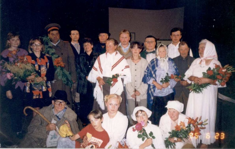 Vaizdas:Po spektaklio Stebuklingas daktaras.jpg