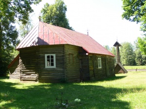 Akmenio medinė bažnyčia