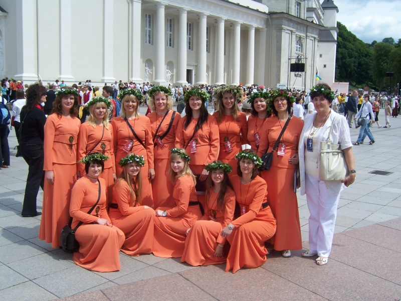 Vaizdas:"Šilagėlė" pasaulio lietuvių dainų šventėje 2009m 44.jpg