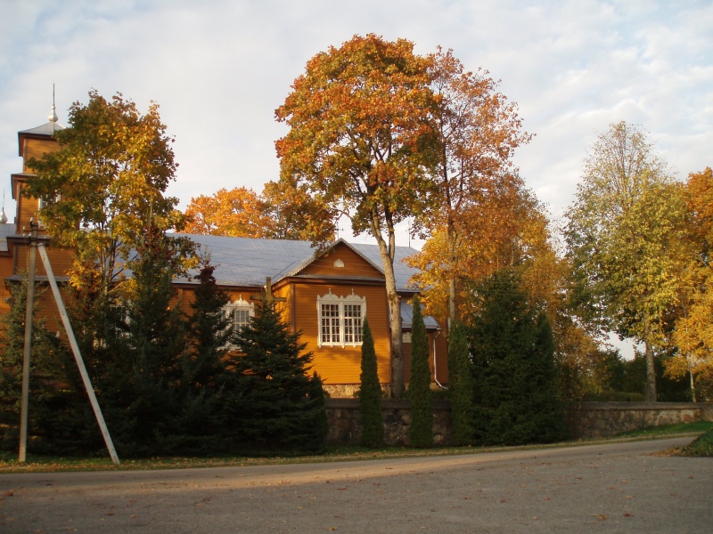 Vaizdas:Daugailių bažnyčia žiemą ir rudenį 365.jpg