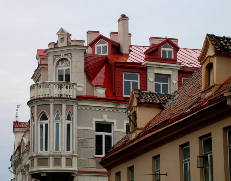 Vaizdas:Raudoni Vilniaus stogai 373.jpg