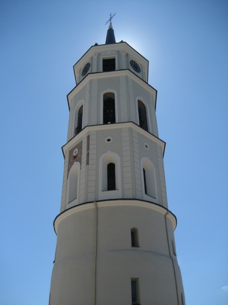 Vaizdas:Varpinė giedrame danguje 584.jpg