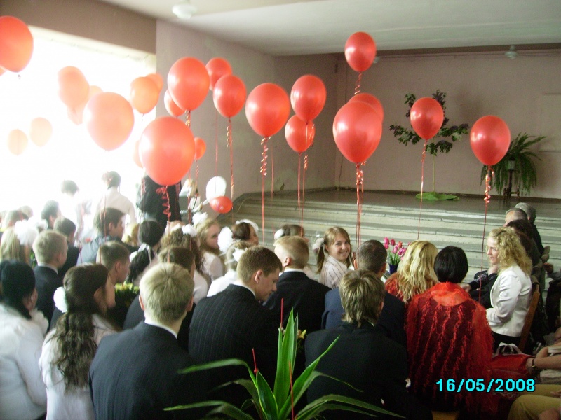 Vaizdas:Paskutinis skambutis Batakiuose 803.jpg