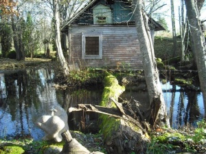 Trobelė Orvydų sodybos parke
