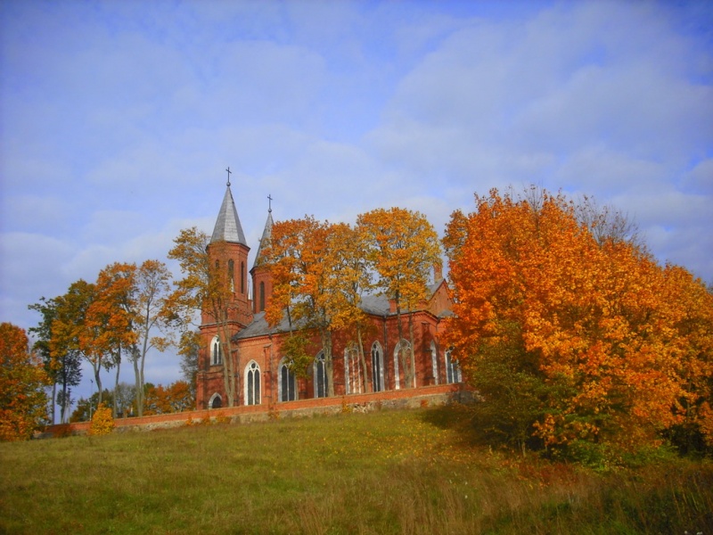 Vaizdas:Skirsnemunė Šv.Jurgio bažnyčia rudenį 206.jpg