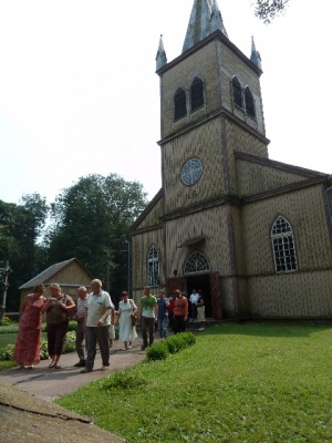 Po mišių už gyvus ir mirusius Saliečius 2010.08.07
