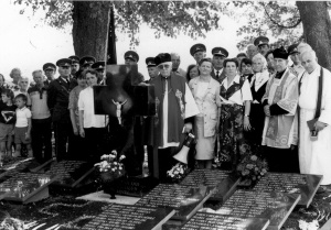 Partizanų  pagerbimas Seirijų kapinėse