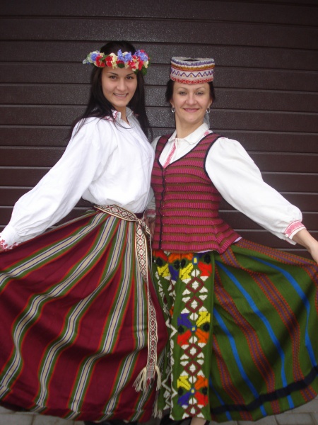Vaizdas:Mamytė bei sesė -) 877.jpg