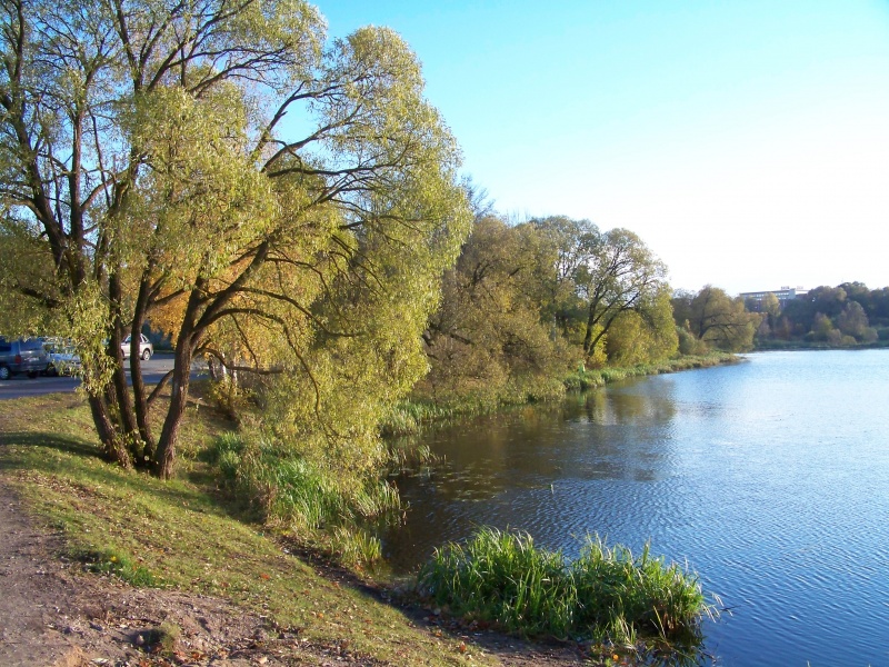 Vaizdas:Šiaulių Prūdelis - ežeras su fontanu 494.jpg