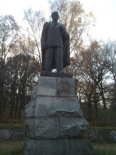 Vaizdas:Rašytojo P. Cvirkos monumentas 107.jpg