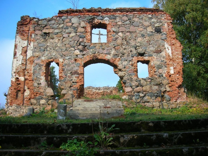 Vaizdas:Kalnujų Šv.Viktoro bažnyčia, sugriauta Antrojo Pasaulinio karo metu 712.jpg