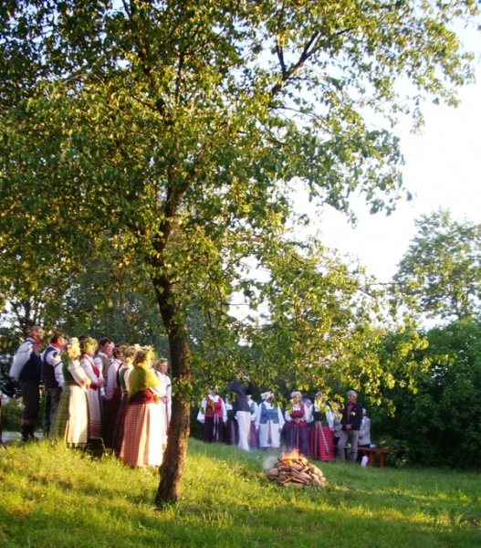 Vaizdas:Joninės Dubičiuose 813.jpg
