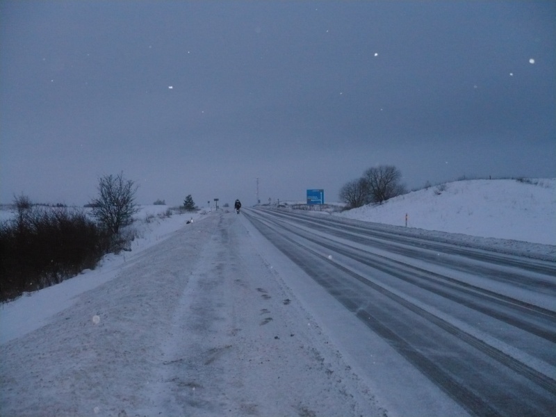 Vaizdas:Piligrimas ankstų žiemos rytą 695.jpg