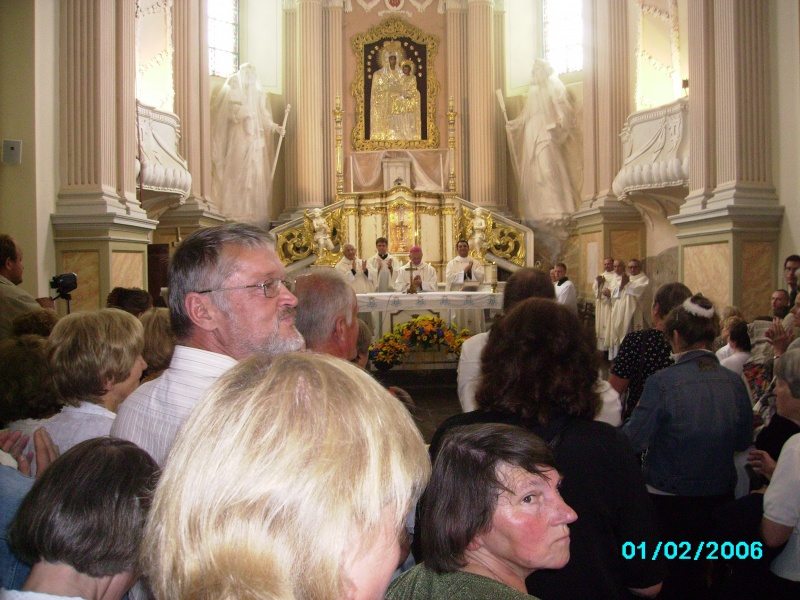 Vaizdas:Šiluvos šventovėje per mišias 575.jpg