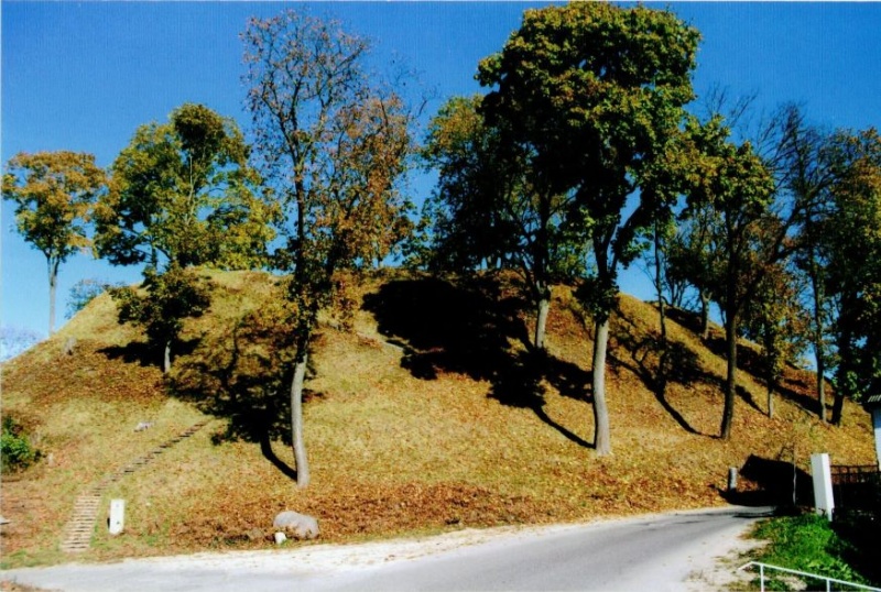 Vaizdas:Ukmerges piliakalnis 253.jpg
