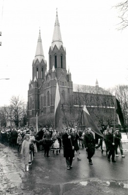 Vaizdas:Nepriklausomybesazuolas.jpg